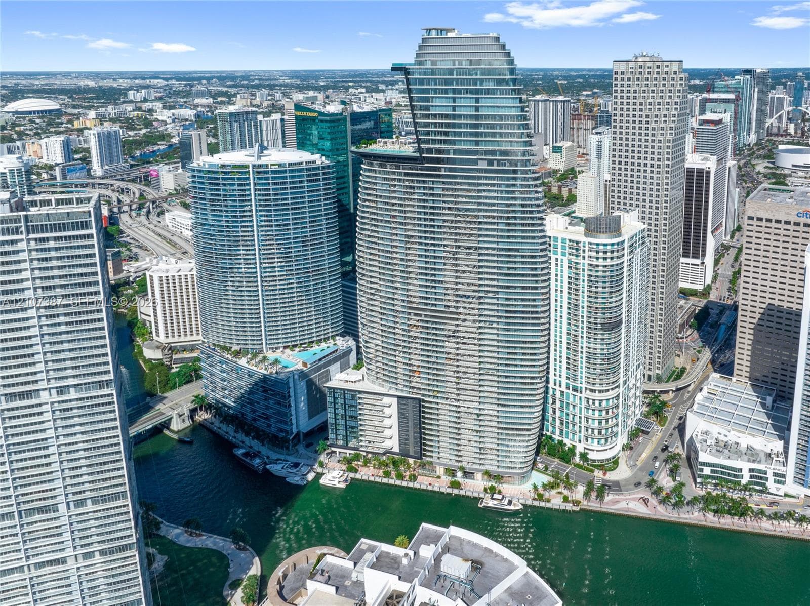 300 Biscayne Boulevard Way # 4901E, Miami FL 33131