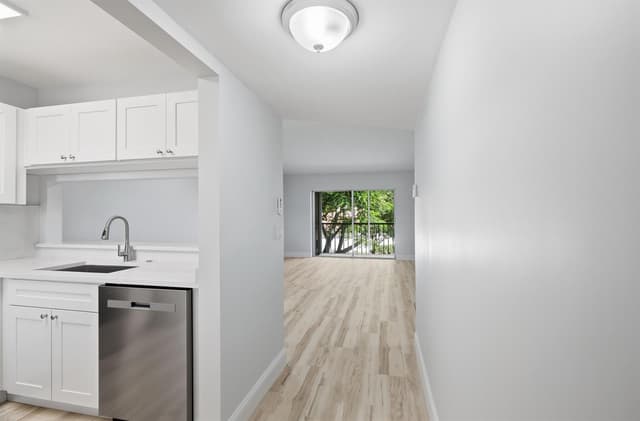 9939 THREE LAKES Circle # 14H, Boca Raton FL 33428 - Boca Raton, FL - Photo 2