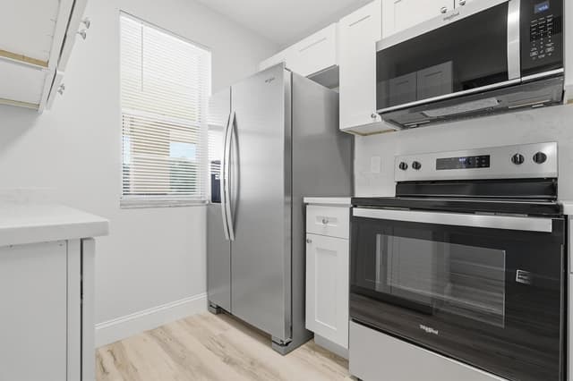 9939 THREE LAKES Circle # 14H, Boca Raton FL 33428 - Boca Raton, FL - Photo 4