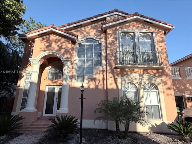 5193 NW 108th Path, Doral FL 33178 - Doral, FL - Photo 2