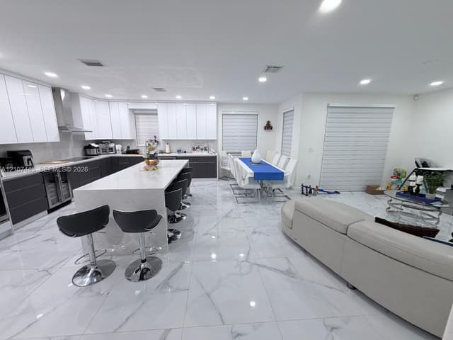 5193 NW 108th Path, Doral FL 33178 - Doral, FL - Photo 6