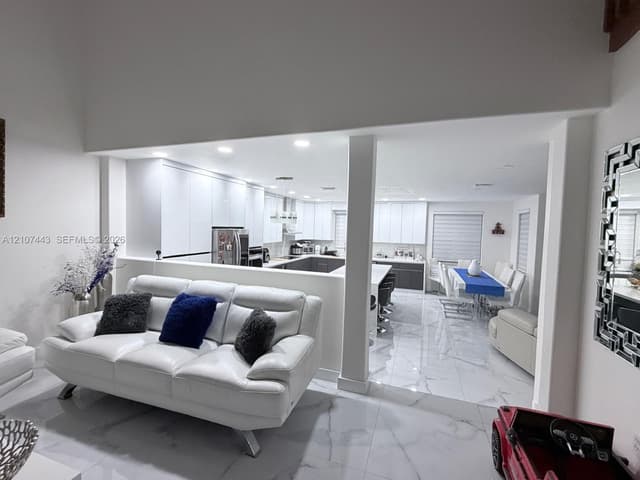 5193 NW 108th Path, Doral FL 33178 - Doral, FL - Photo 7