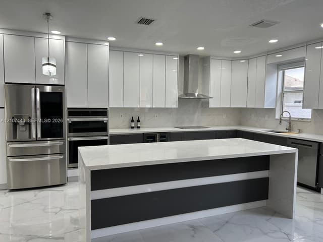 5193 NW 108th Path, Doral FL 33178 - Doral, FL - Photo 4