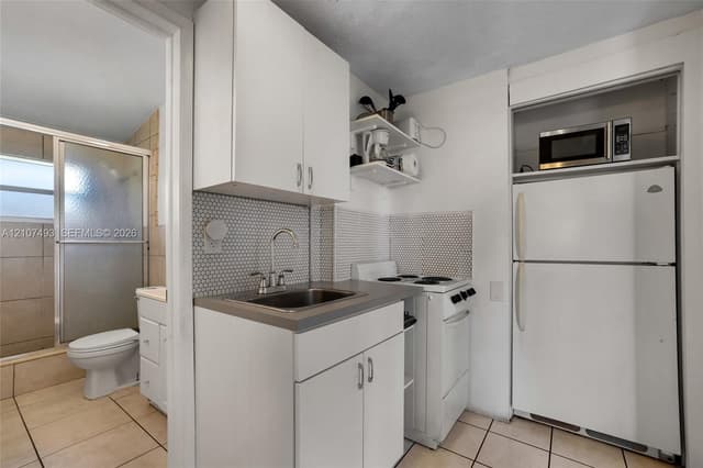 2645 NE 32nd St, Fort Lauderdale FL 33306 - Fort Lauderdale, FL - Photo 2