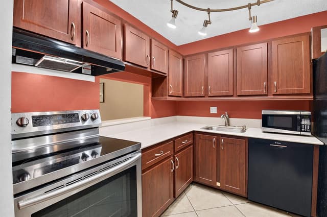 2700 CASITA Way W # 102, Delray Beach FL 33445 - Delray Beach, FL - Photo 4