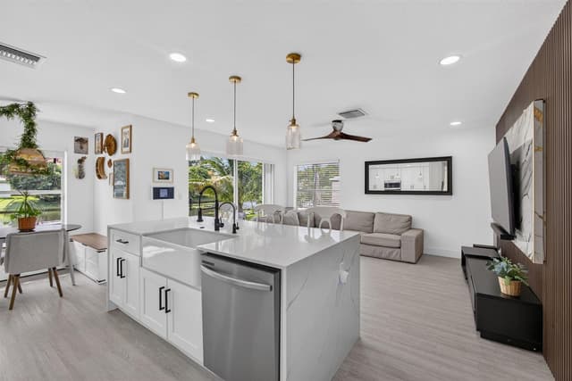 1043 Aspri Way, Riviera Beach FL 33418 - Riviera Beach, FL - Photo 7