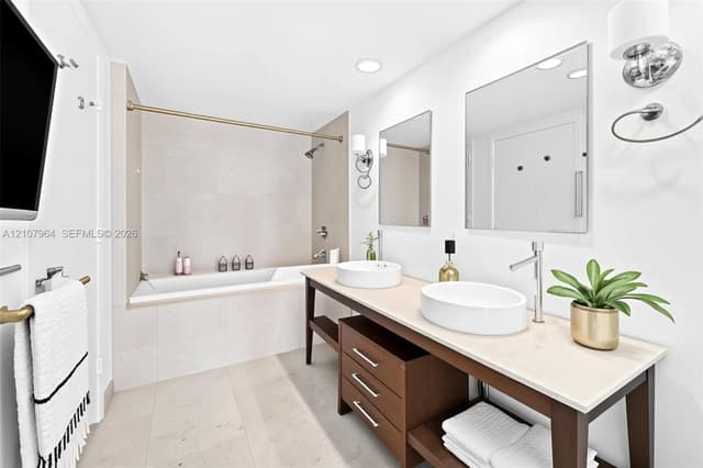 485 Brickell Ave # 1907, Miami FL 33131 - Miami, FL - Photo 2