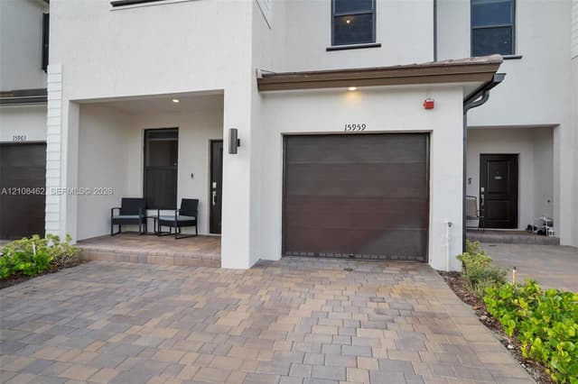 15959 SW 2nd St, Pembroke Pines FL 33027 - Pembroke Pines, FL - Photo 3