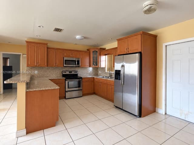 2755 NW 164th Ter, Miami Gardens FL 33054 - Miami Gardens, FL - Photo 2