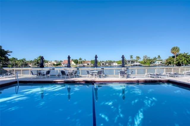 2001 Atlantic Shores Blvd # 407, Hallandale Beach FL 33009 - Hallandale Beach, FL - Photo 2
