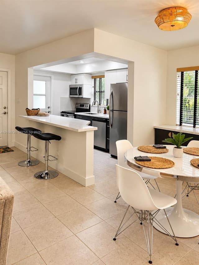 2404 NE 33rd Ave # 3, Fort Lauderdale FL 33305 - Fort Lauderdale, FL - Photo 3