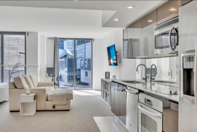 31 SE 6th St # 805, Miami FL 33131 - Miami, FL - Photo 5