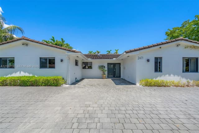 2471 NE 201st St, Miami FL 33180 - Miami, FL - Photo 2