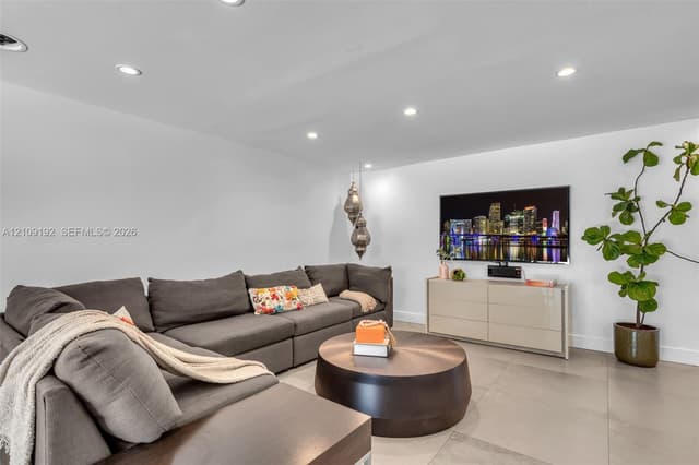 2471 NE 201st St, Miami FL 33180 - Miami, FL - Photo 6