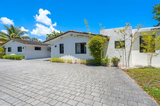 2471 NE 201st St, Miami FL 33180 - Miami, FL - Photo 3