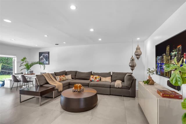 2471 NE 201st St, Miami FL 33180 - Miami, FL - Photo 4