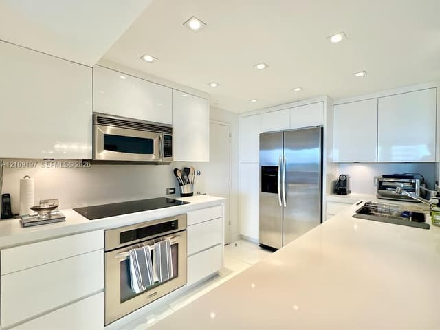177 Ocean Lane Dr # 405, Key Biscayne FL 33149 - Key Biscayne, FL - Photo 4