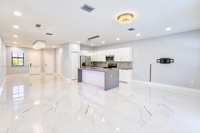 3567 W 110th Ter, Hialeah FL 33018 - Hialeah, FL - Photo 6
