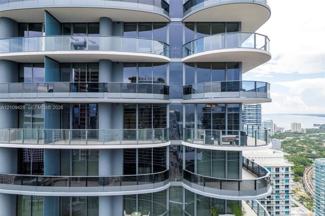 1000 Brickell Plz, Miami FL 33131 - Miami, FL - Photo 5