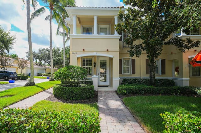 3846 Greenway Drive, Jupiter FL 33458 - Jupiter, FL - Photo 2