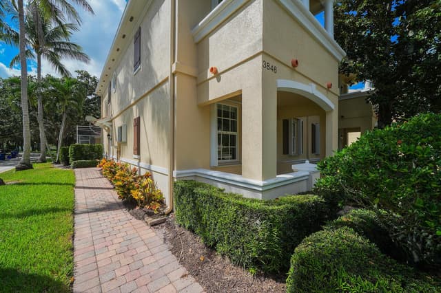 3846 Greenway Drive, Jupiter FL 33458 - Jupiter, FL - Photo 5