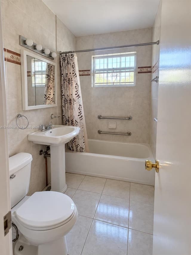 9050 NW 32nd Ct Rd, Miami FL 33147 - Miami, FL - Photo 2