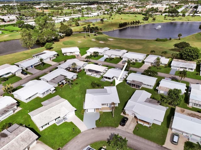 605 SW 21ST Circle, Boynton Beach FL 33426 - Boynton Beach, FL - Photo 2