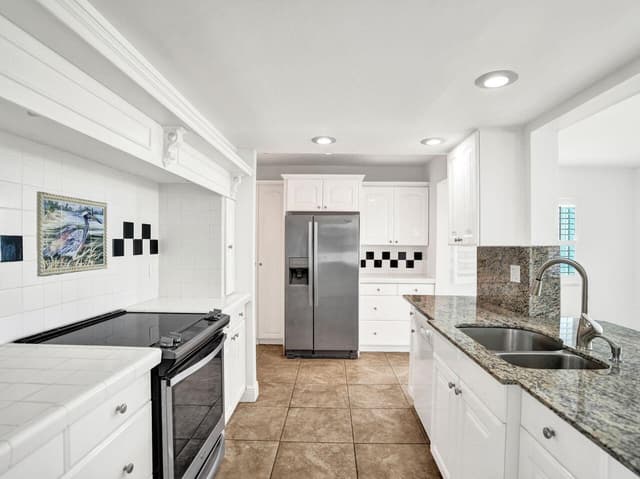 605 SW 21ST Circle, Boynton Beach FL 33426 - Boynton Beach, FL - Photo 4