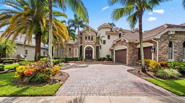 10586 Versailles Boulevard, Wellington FL 33449 - Wellington, FL - Photo 2