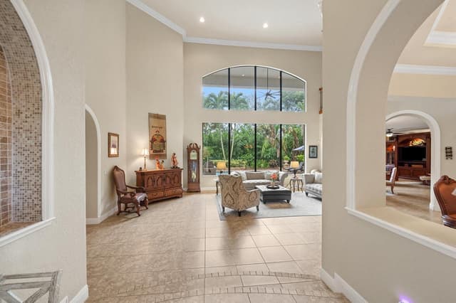 10586 Versailles Boulevard, Wellington FL 33449 - Wellington, FL - Photo 4