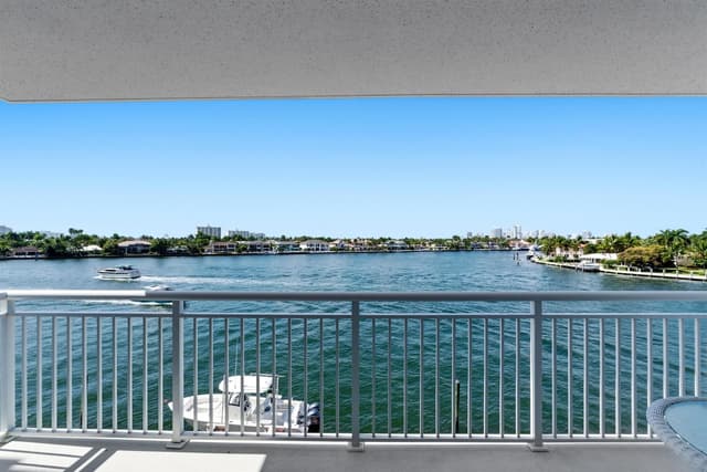 511 BAYSHORE Drive # 410, Fort Lauderdale FL 33304 - Fort Lauderdale, FL - Photo 2