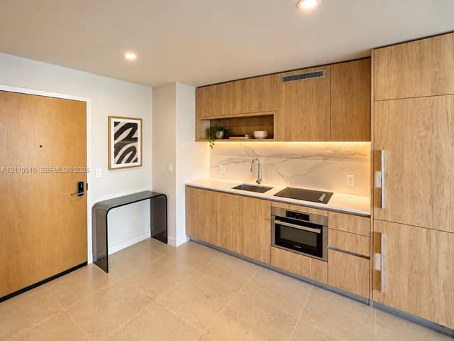 11 NE 6th St # 1811, Miami FL 33132 - Miami, FL - Photo 7