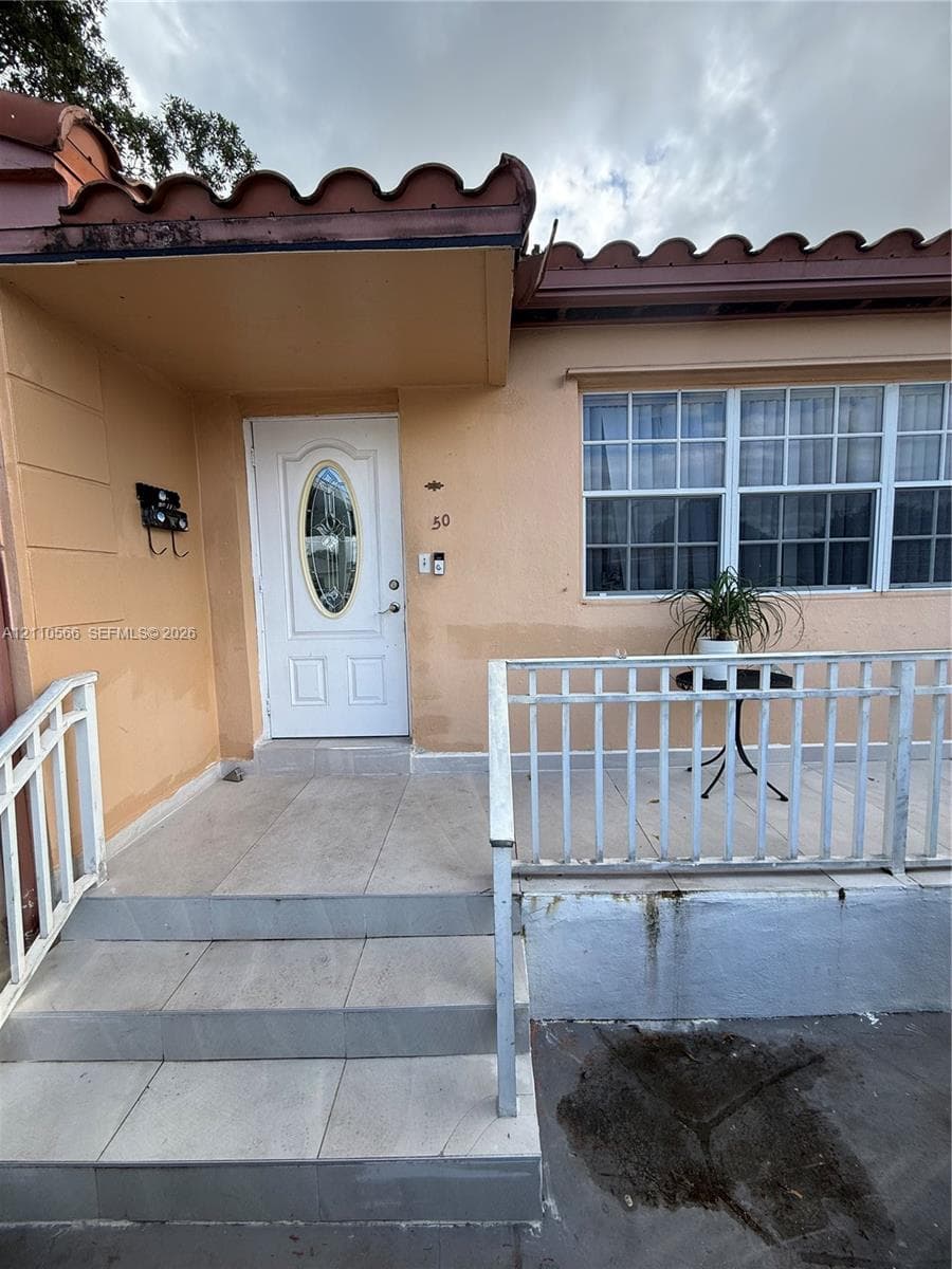 50 E 14th St, Hialeah FL 33010