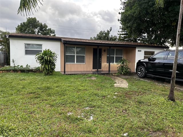 6448 Fletcher St, Hollywood FL 33023 - Hollywood, FL - Photo 2