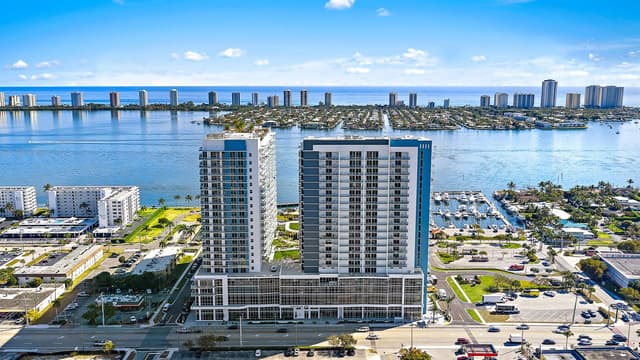 220 Lake Shore Drive # 621, Lake Park FL 33403 - Lake Park, FL - Photo 5