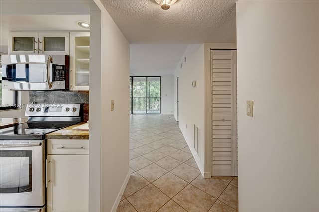 6800 Cypress Rd # 506, Plantation FL 33317 - Plantation, FL - Photo 5