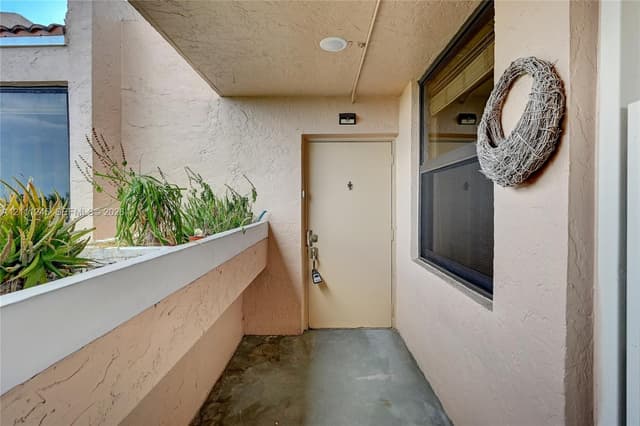 6800 Cypress Rd # 506, Plantation FL 33317 - Plantation, FL - Photo 4