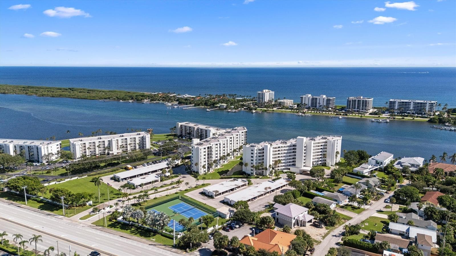 19800 Sandpointe Bay Drive # 807, Tequesta FL 33469