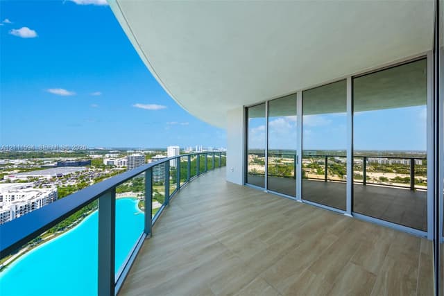 2411 Laguna Cir # 2506, North Miami FL 33181 - North Miami, FL - Photo 2