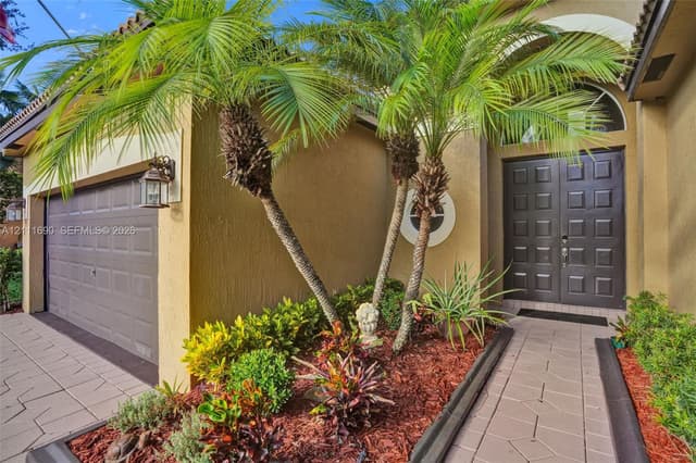 694 SW 159th Ln, Pembroke Pines FL 33027 - Pembroke Pines, FL - Photo 6