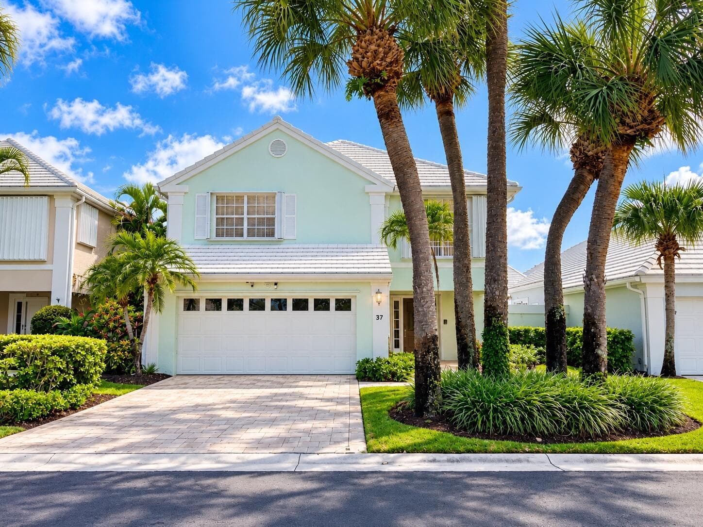 37 Dorchester Circle, Palm Beach Gardens FL 33418