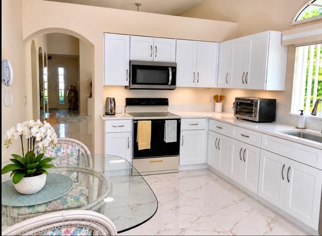 37 Dorchester Circle, Palm Beach Gardens FL 33418 - Palm Beach Gardens, FL - Photo 4