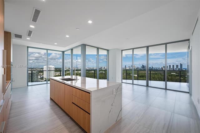 2411 Laguna Cir # 2311, North Miami FL 33180 - North Miami, FL - Photo 4