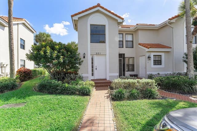 10890 Lakemore Lane Unit 201, Boca Raton FL 33498 - Boca Raton, FL - Photo 2