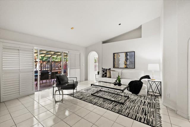 363 SW 161st Avenue, Pembroke Pines FL 33027 - Pembroke Pines, FL - Photo 6