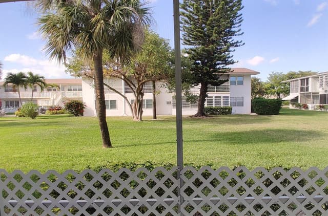 155 Easthampton G # 155, West Palm Beach FL 33417 - West Palm Beach, FL - Photo 2