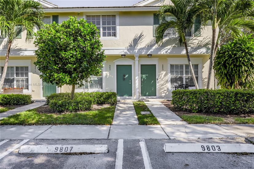 9807 NW 57th Mnr, Coral Springs FL 33076