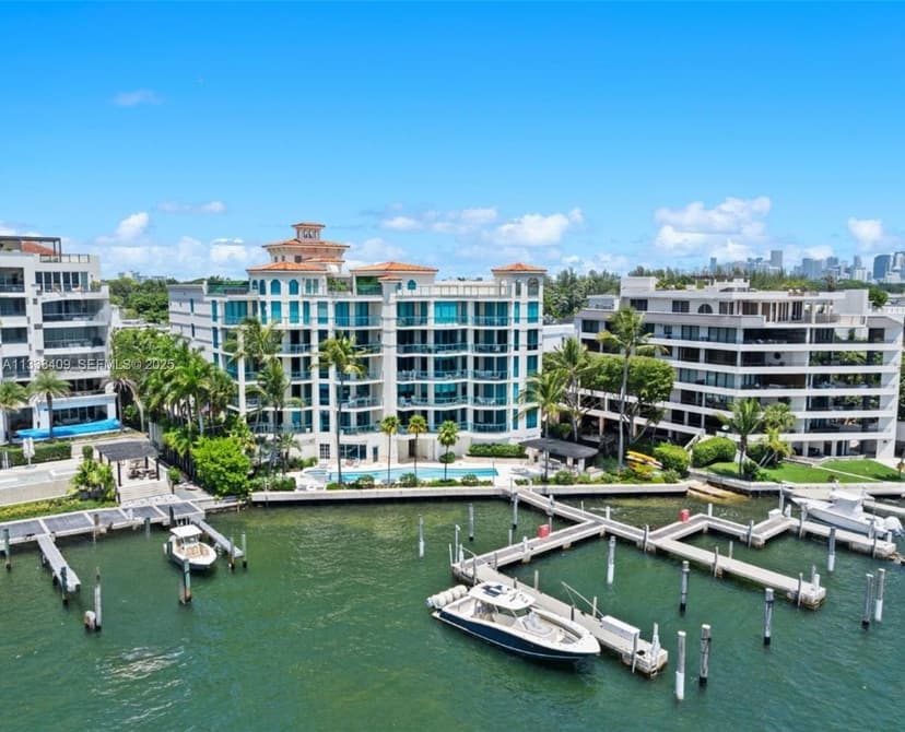 1660 W Glencoe St # 302, Coconut Grove FL 33133