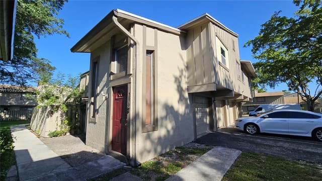 5870 NW 21st St, Lauderhill FL 33313 - Lauderhill, FL - Photo 2