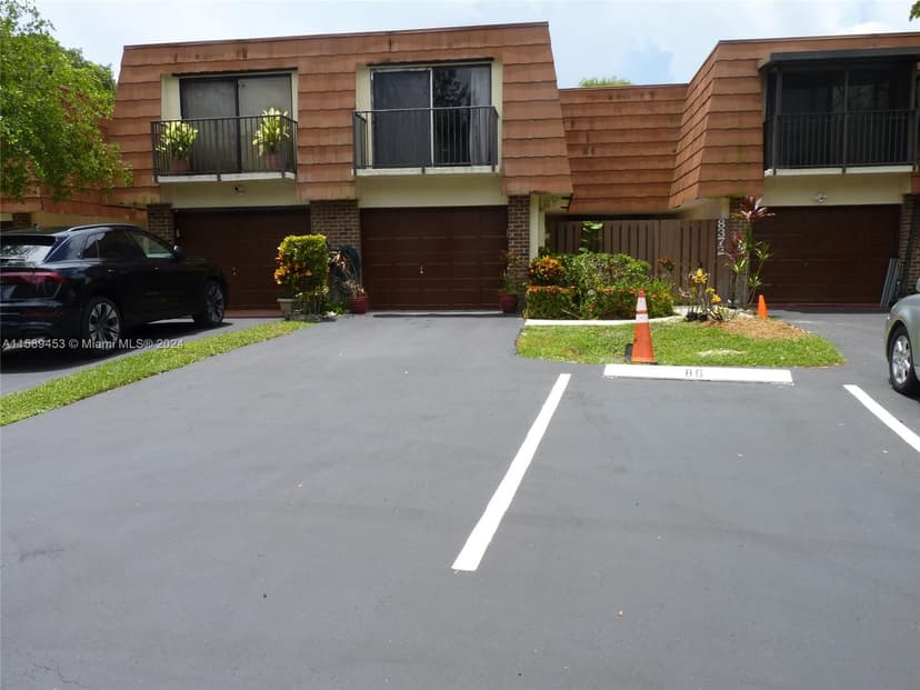 8372 N Coral Cir # 8372, North Lauderdale FL 33068